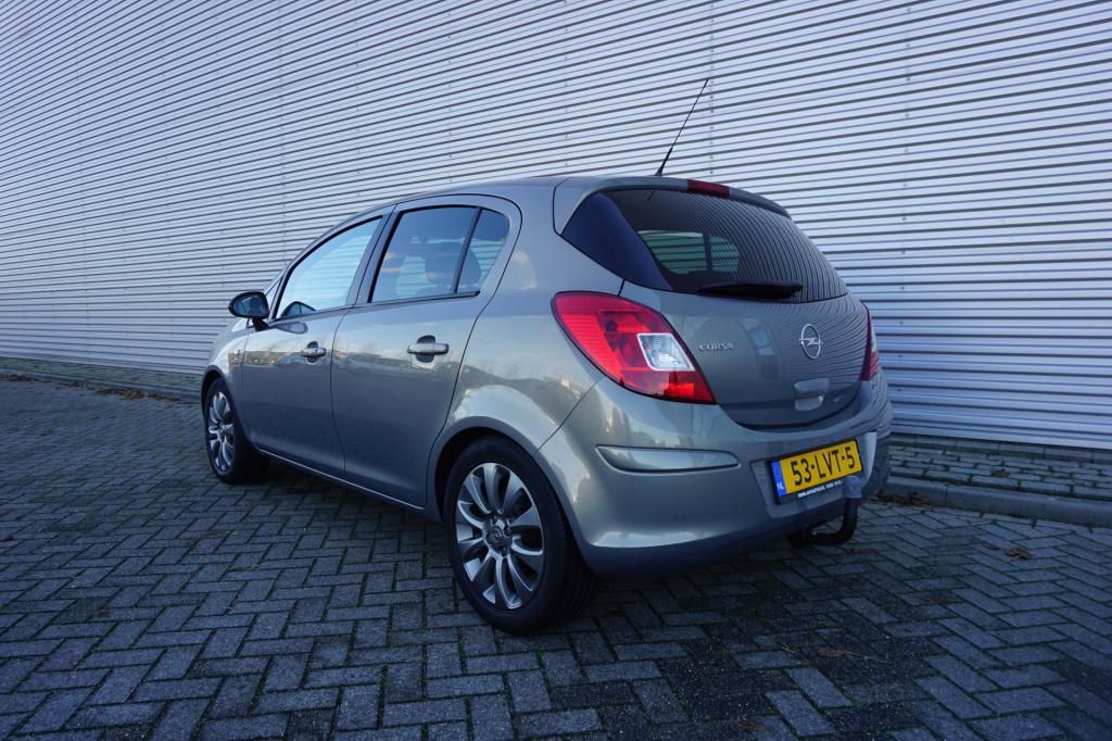 Opel Corsa 1.4-16v '111' edition airco / cruise / elektr. ramen / trekhaak