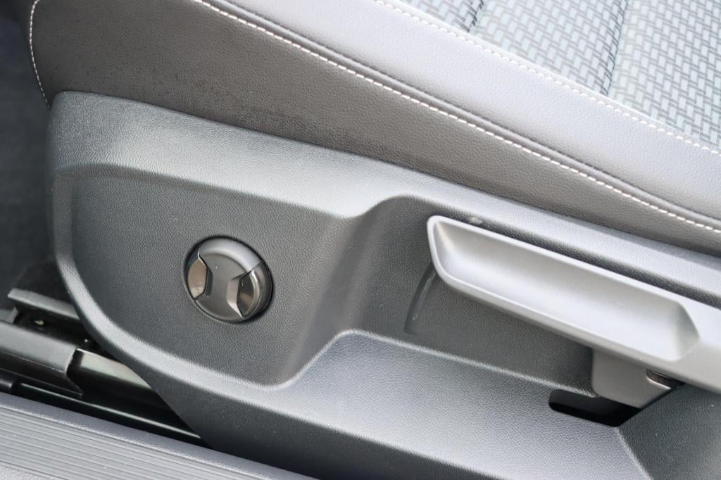 Volkswagen T-roc cabrio 1.5 tsi r-line 150pk dsg7 iq.light | stoel- en stuu