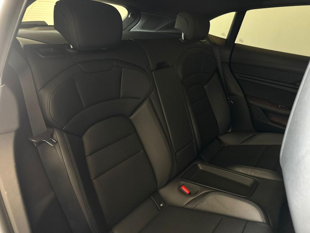 Porsche Taycan cross turismo 4 93 kwh