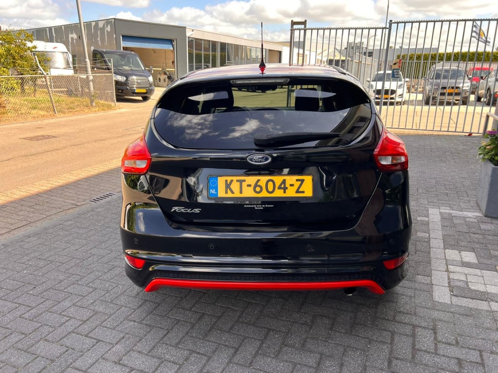 Ford Focus 1.5 black edition