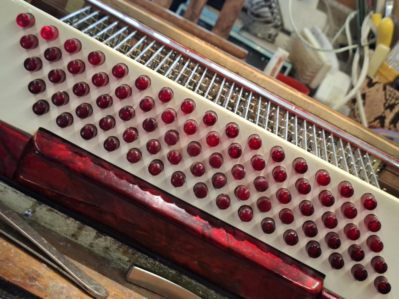 Accordeon Ballone Burini Waaier klavier