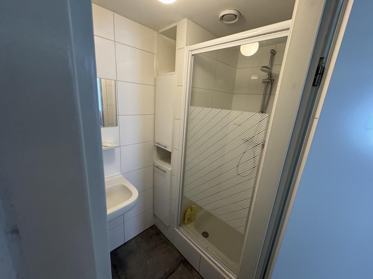 Per 1 augustus te huur: Nette studio in hartje Middelburg | Studio for rent