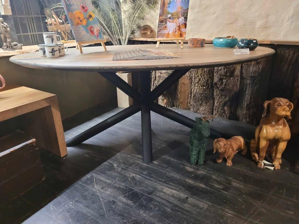 Ovale eetkamer tafel