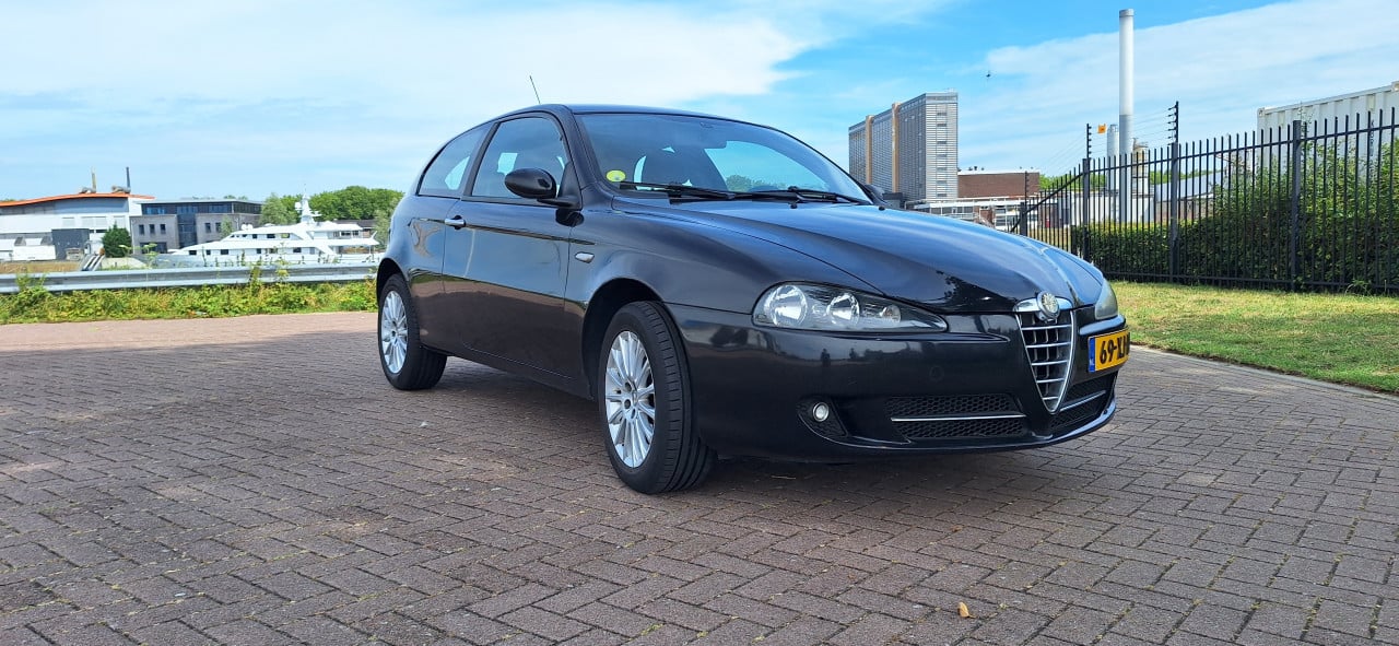 Alfa Romeo 147 2.0 ts 3 deurs, airconditioning,cruisecontrol