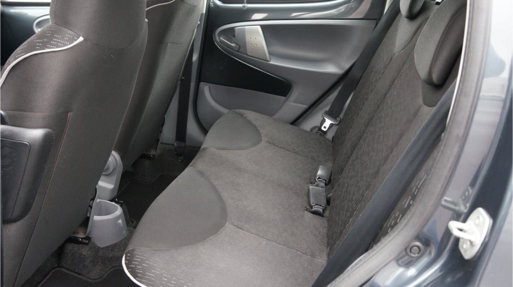 Peugeot 107 1.0-12v millesim 200 rijklaar incl garantie