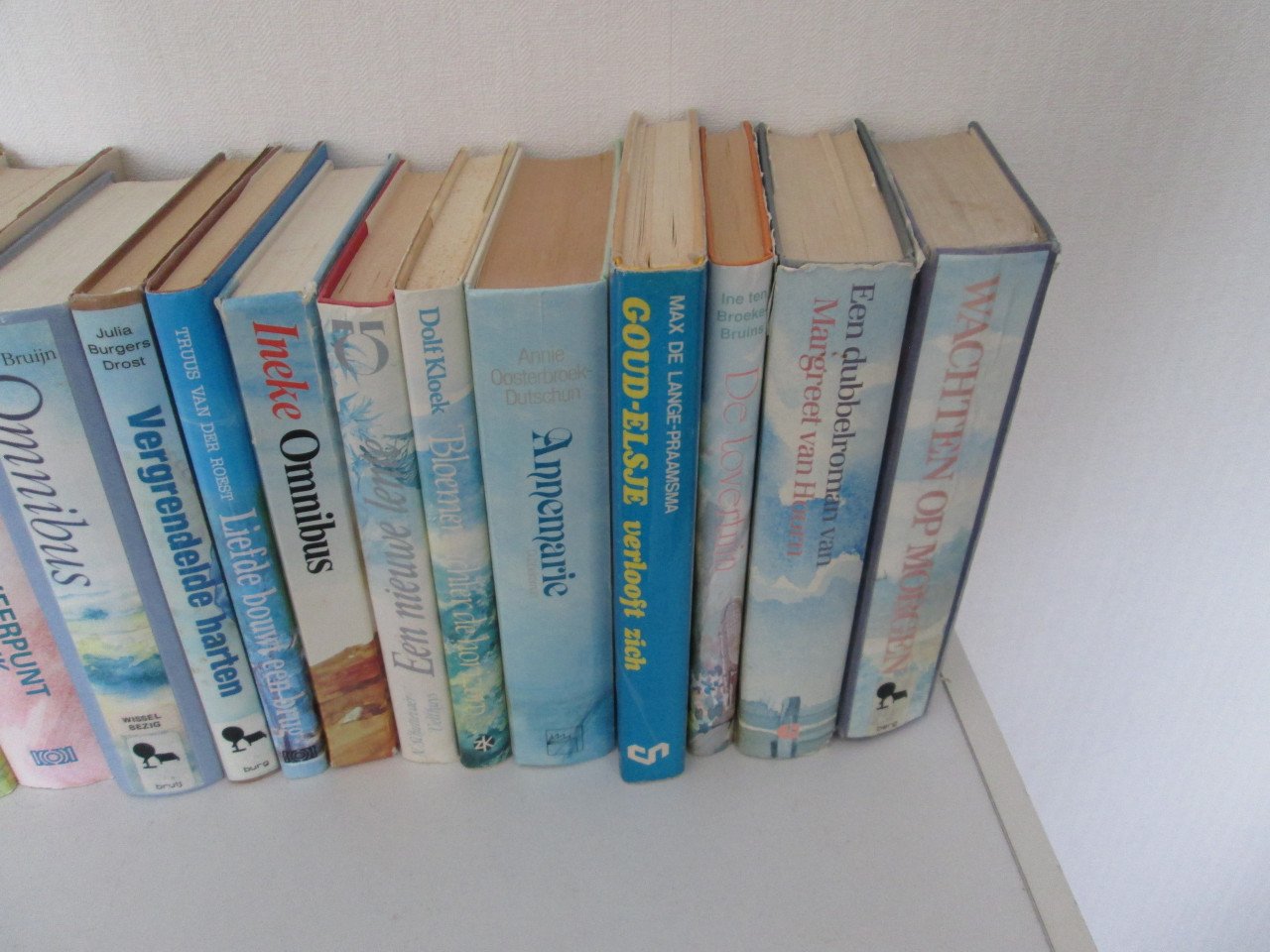 Een heleboel Streekromans 4 - 5 bananendozen vol