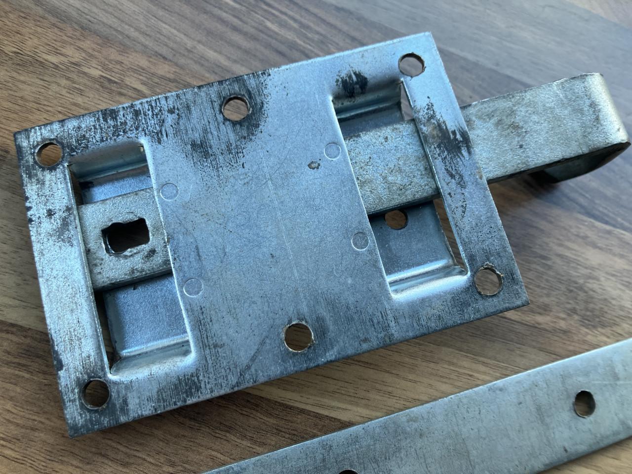 Poortgrendel cq. tuinhekgrendel incl. scharnieren