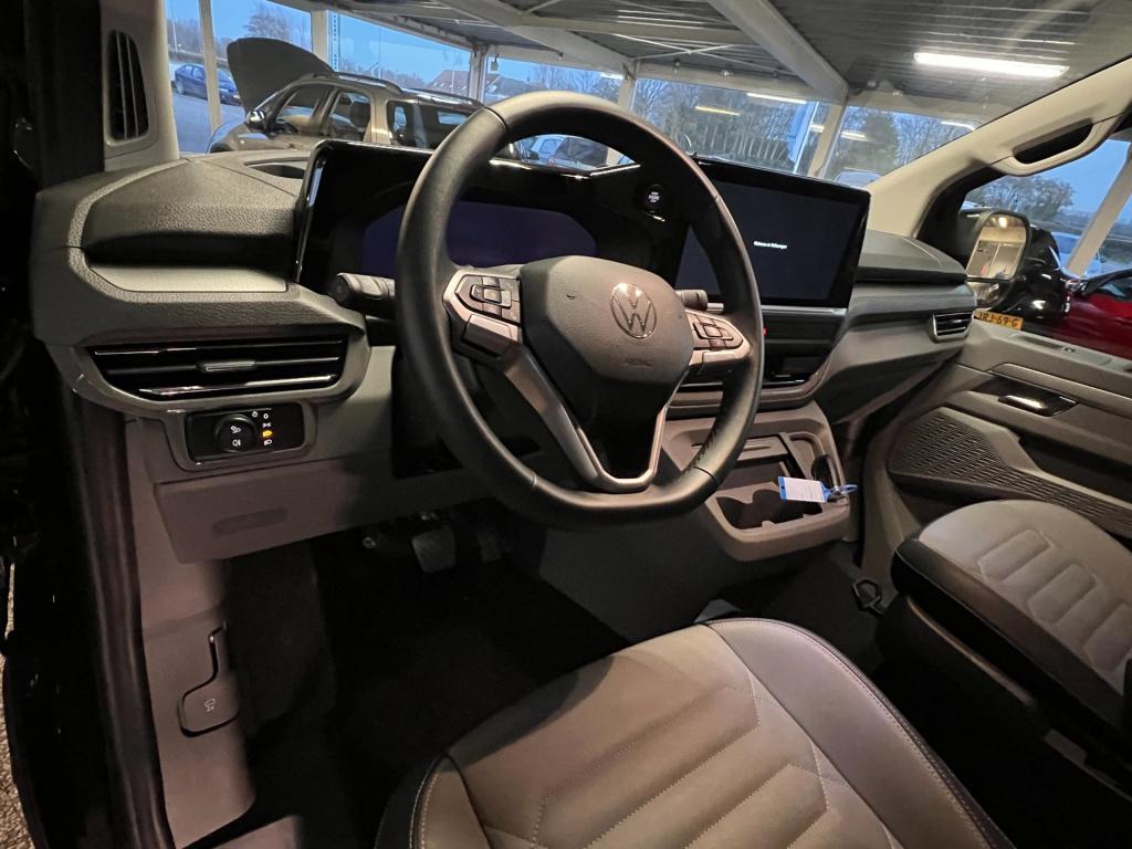 Volkswagen E-transporter 32 l2h1 bulli 64 kwh bulli 285pk, trekhaak enz..