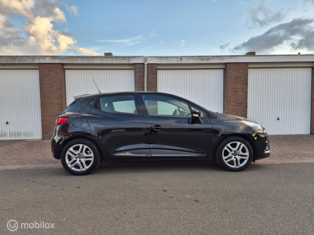 Renault Clio 0.9 tce zen / 1e eigenaar / dealeronderhouden / trekhaak / air
