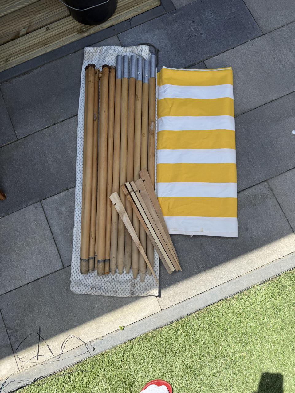 Strand Windscherm 6 deelbare palen. Doek 520x130