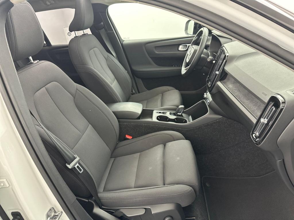 Volvo XC40 t4 211pk recharge r-design| pano| 360camera| adap.cruise|