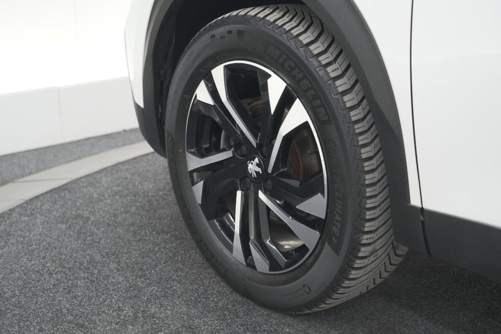 Peugeot 2008 puretech 102 allure pack | allseason banden | parkeersensoren 