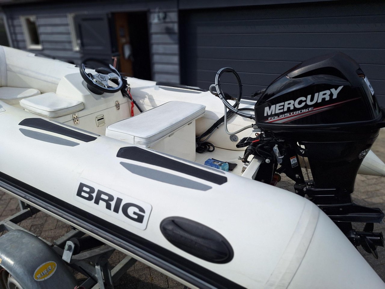 Brig F 360 met 20 pk Mercury met powertrim