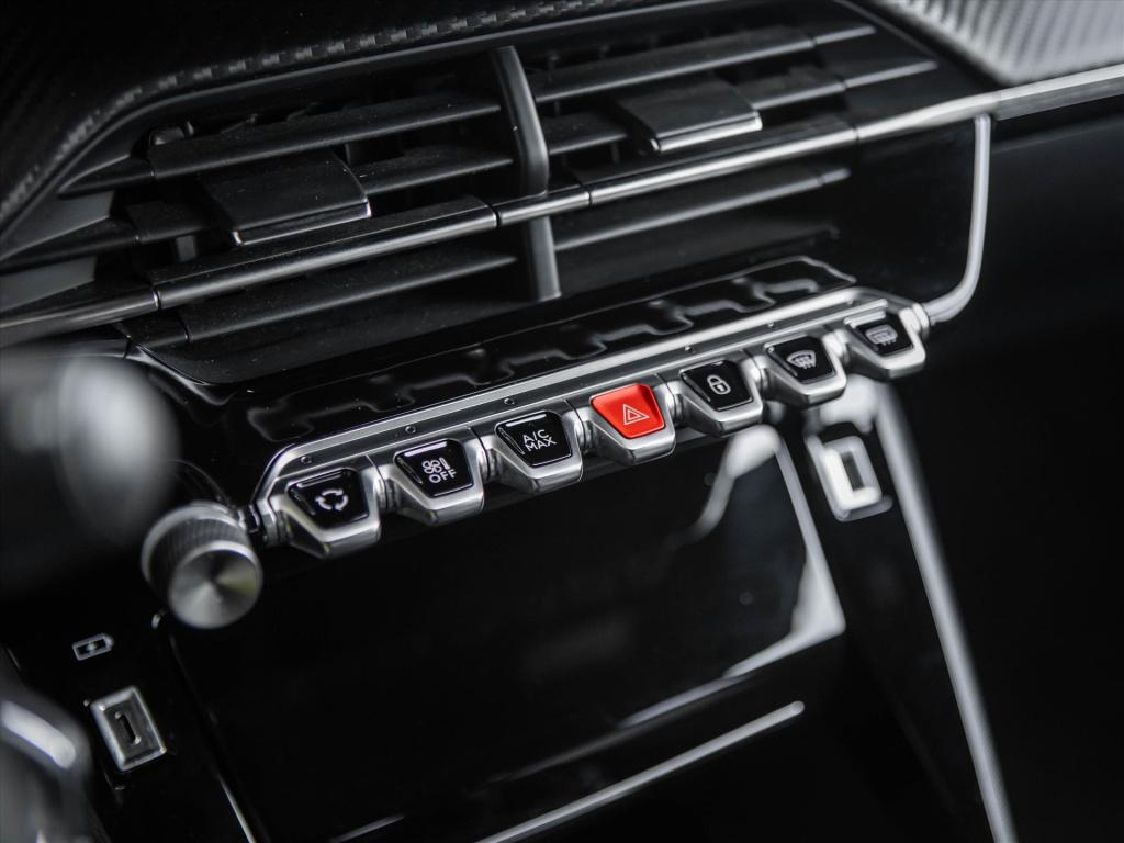 Peugeot 2008 1.2 puretech allure | trekhaak | bluetooth | apple carplay | a