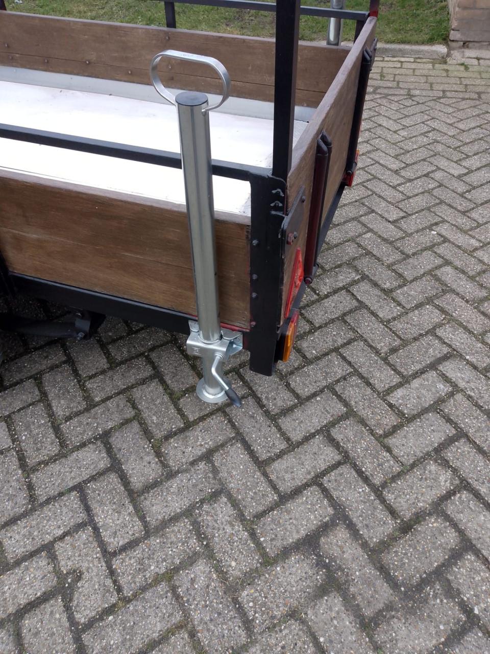 Nette aanhanger met frame - klaar voor gebruik!