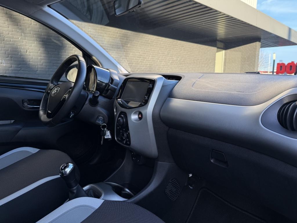 Toyota Aygo 1.0 vvt-i x-play