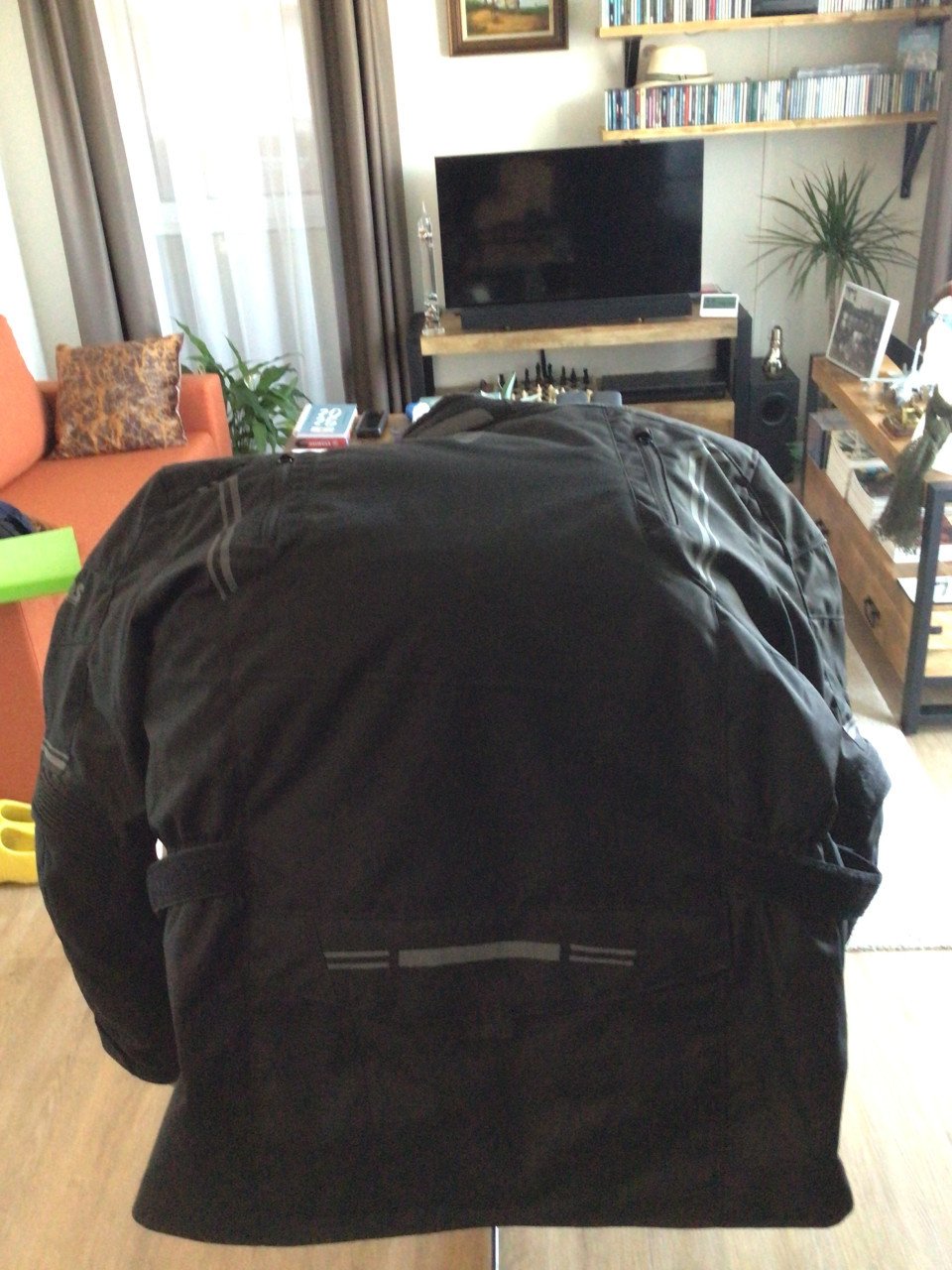 TE KOOP: NIEUW ONGEBRUIKT 4-SEIZOENEN MOTORJACK GMS, MAAT XXL (56).