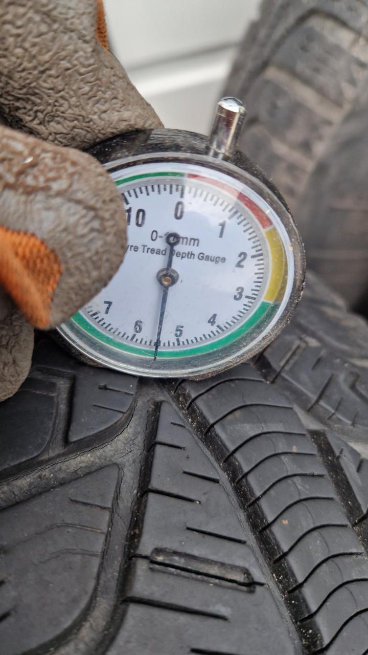 Set winterbanden op velg oa voor corsa d meriva