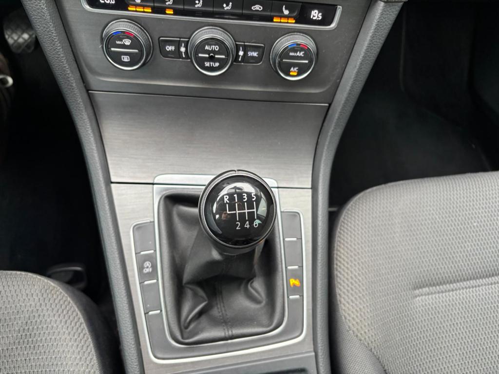 Volkswagen Golf 1.4 tsi 5d, cruise control, navigatie, stoelverwarming, tre