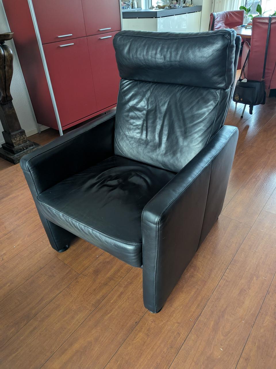 Prachtige lederen Fauteuil van W. Schilling.