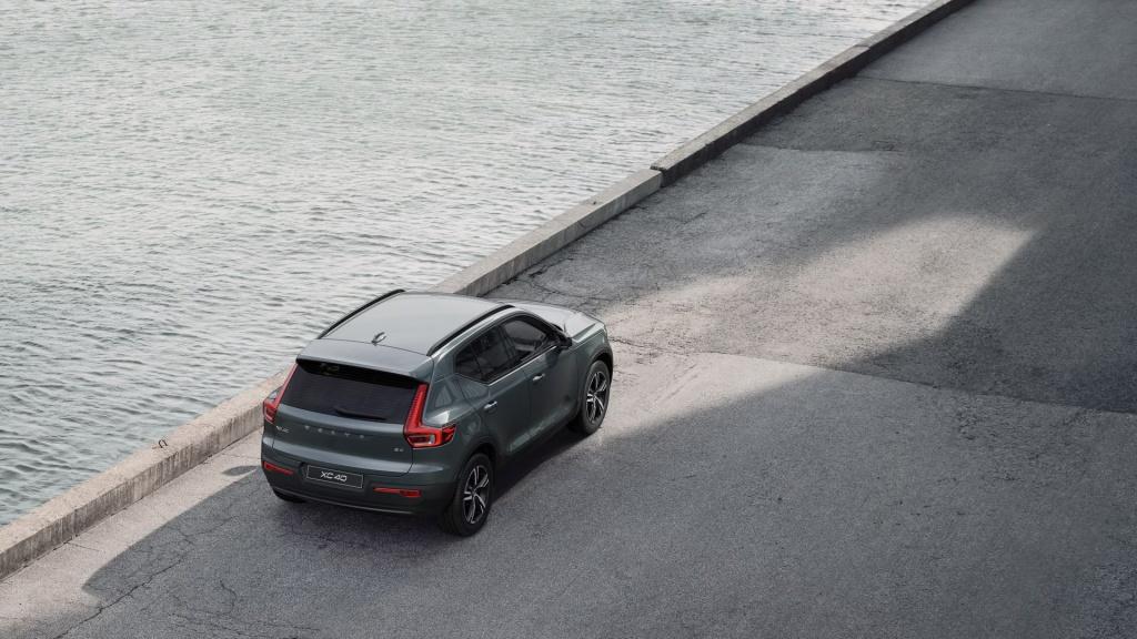 Volvo XC40 b4 gt plus dark visual park assist