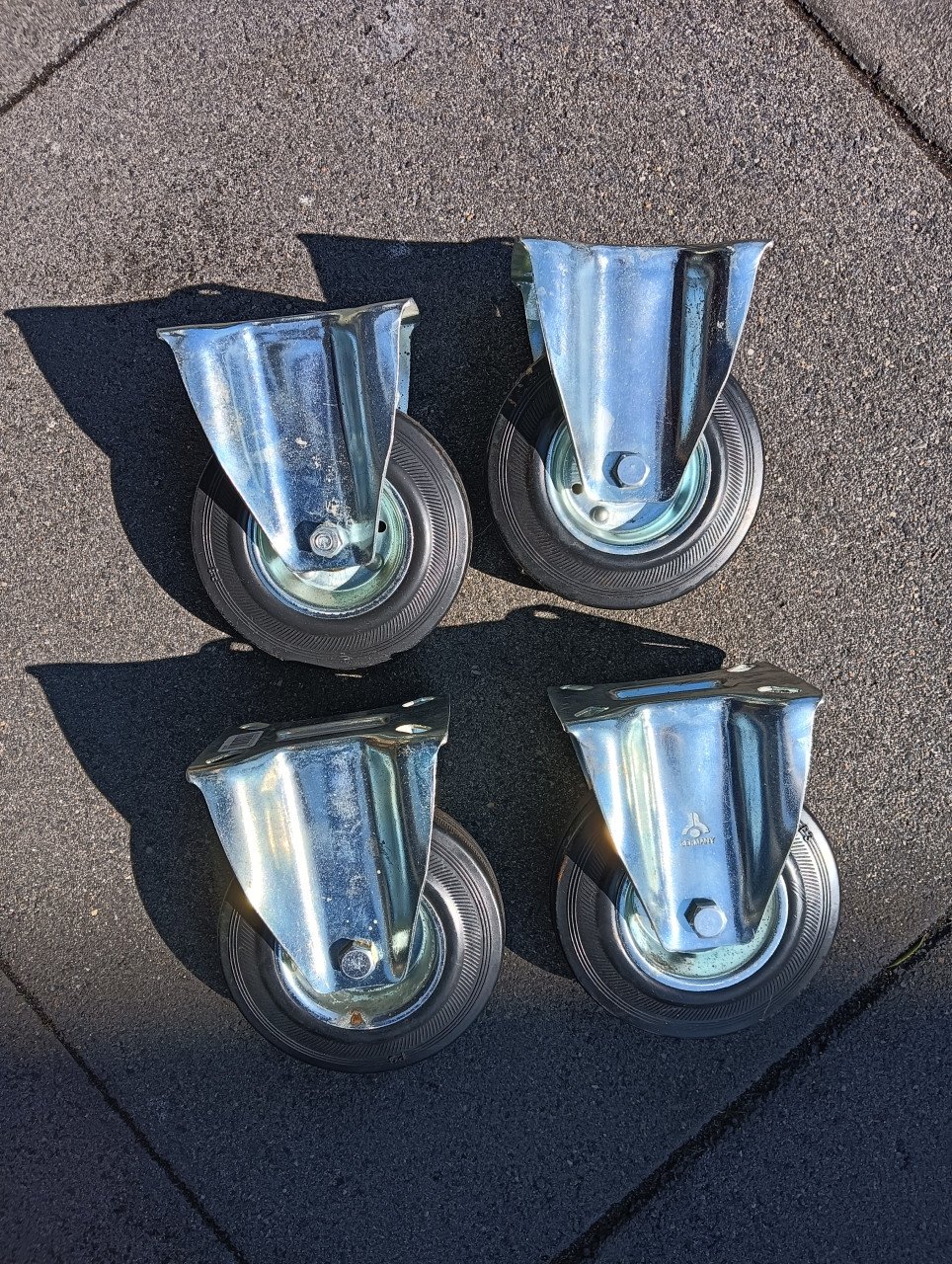 Bokwielen  meubel 4 stuks