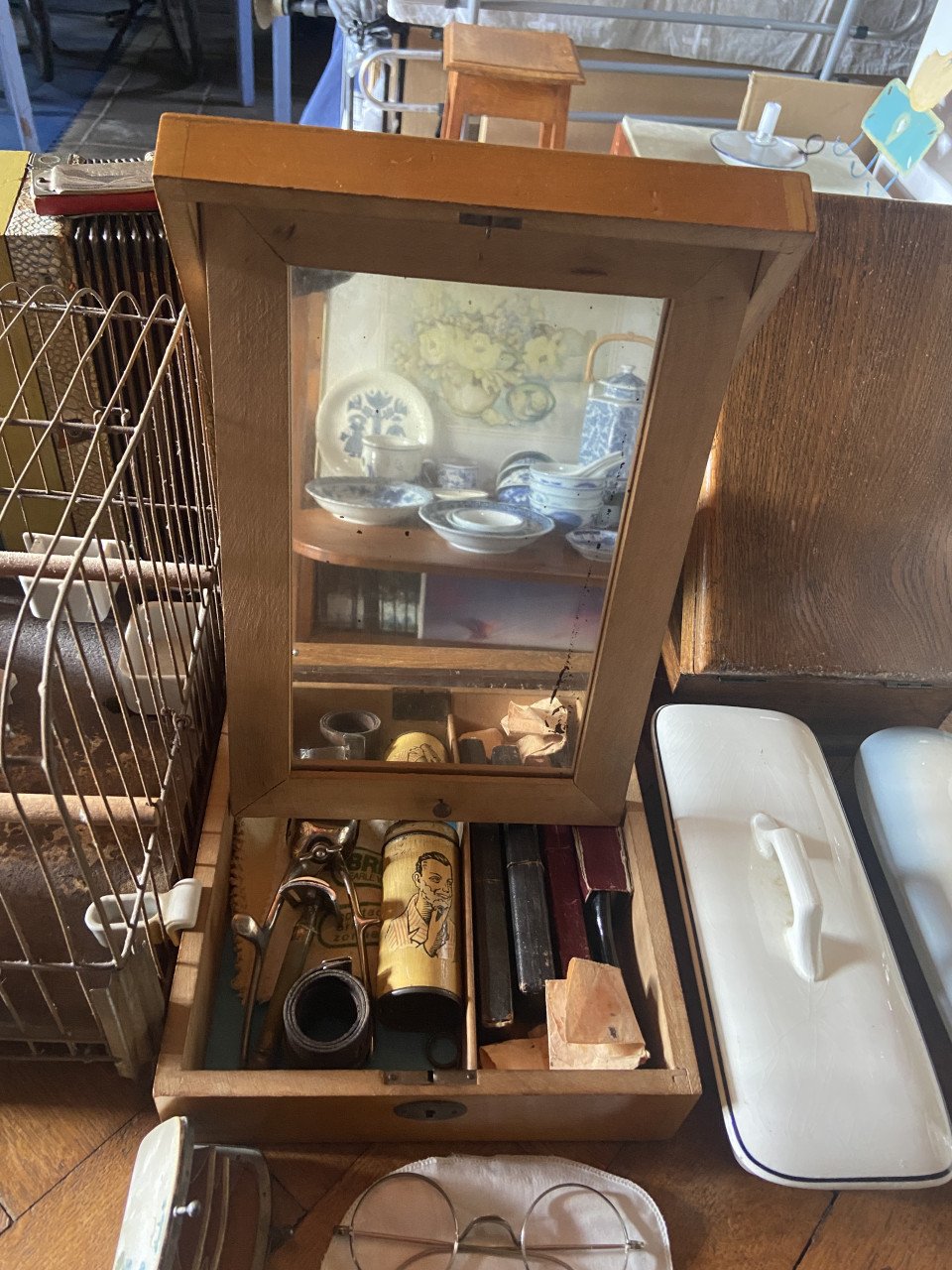 Schuurverkoop zaterdag 10 mei van 10.00 tot 17.00 antiek, brocante