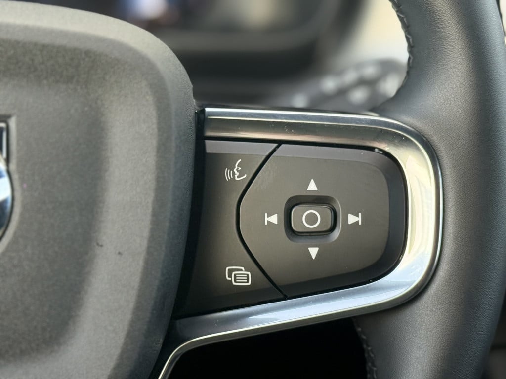 Volvo XC40 b4 197pk aut7| plus dark| adap.cruise| trekhaak| camera| elek.st