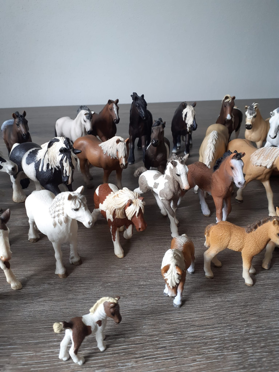 32 Schleich paarden