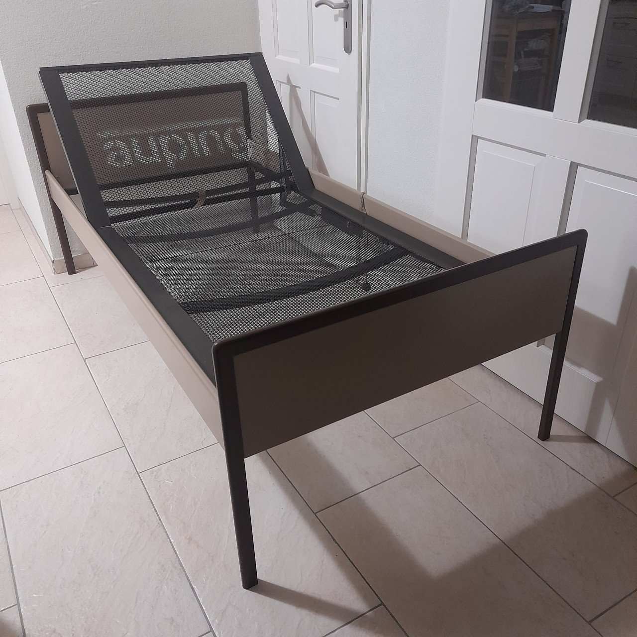 Auping bed 90 x 190 met verstelbare spiraal bodem ( in goede staat )