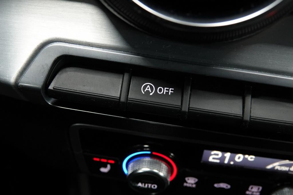 Audi Q2 1.0 tfsi sport | stoelverw. | led | pdc | 19" |