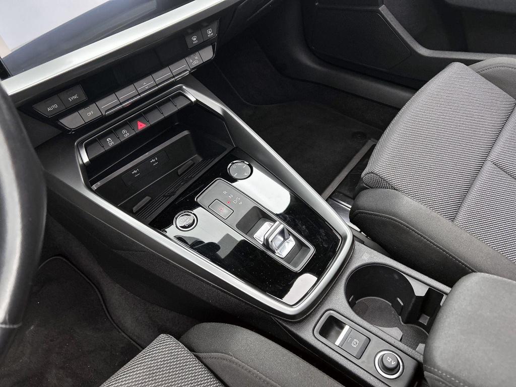 Audi A3 sportback 30 tfsi s edition | automaat | panoramadak | apple carpla