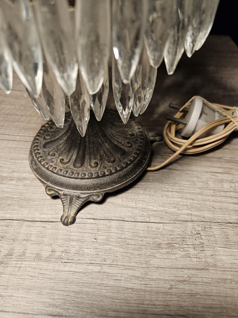 Prachtige antieke kristallen tafellamp met kralen en pegels