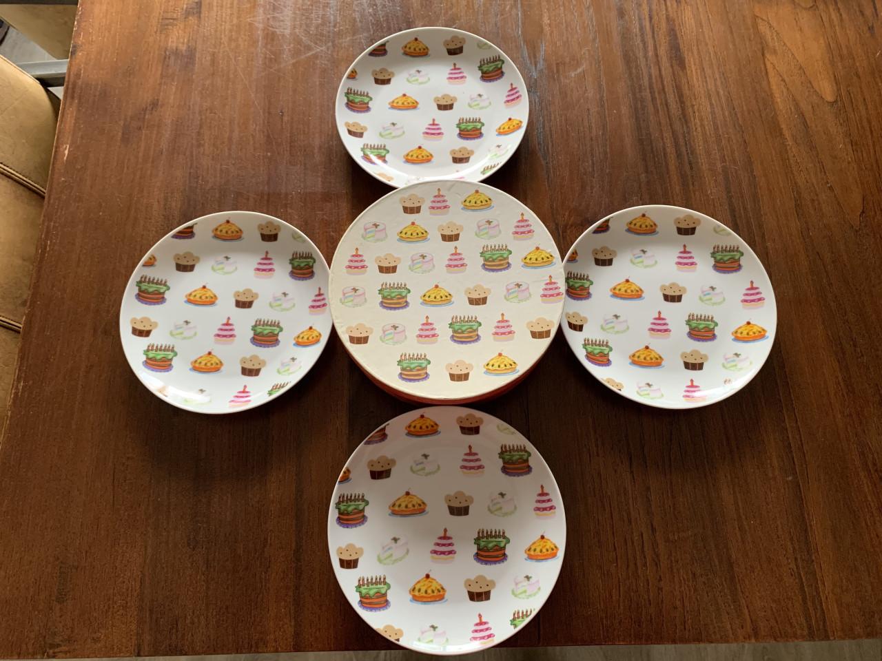 Set van 4 vrolijke bordjes