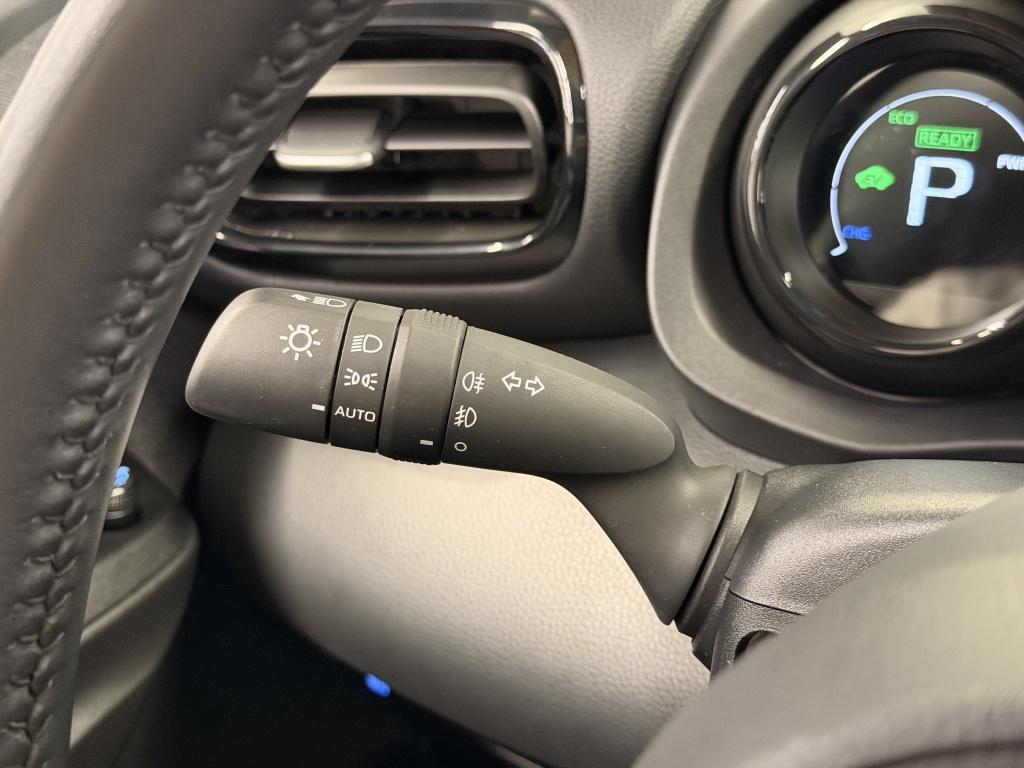 Toyota Yaris 1.5 hybride bi-tone executive| hud| stoel.verw| camera| bsm