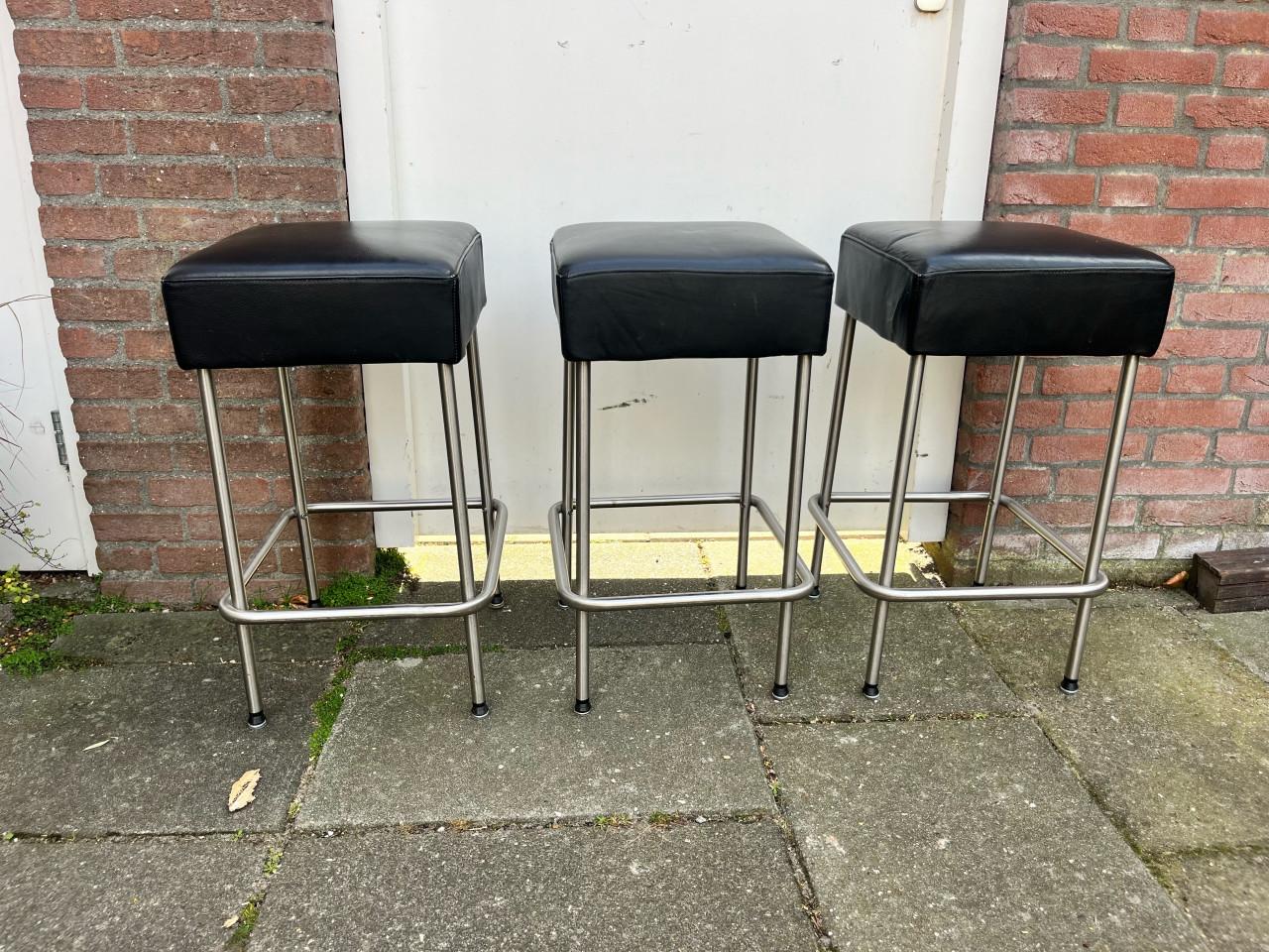 3 barkrukken