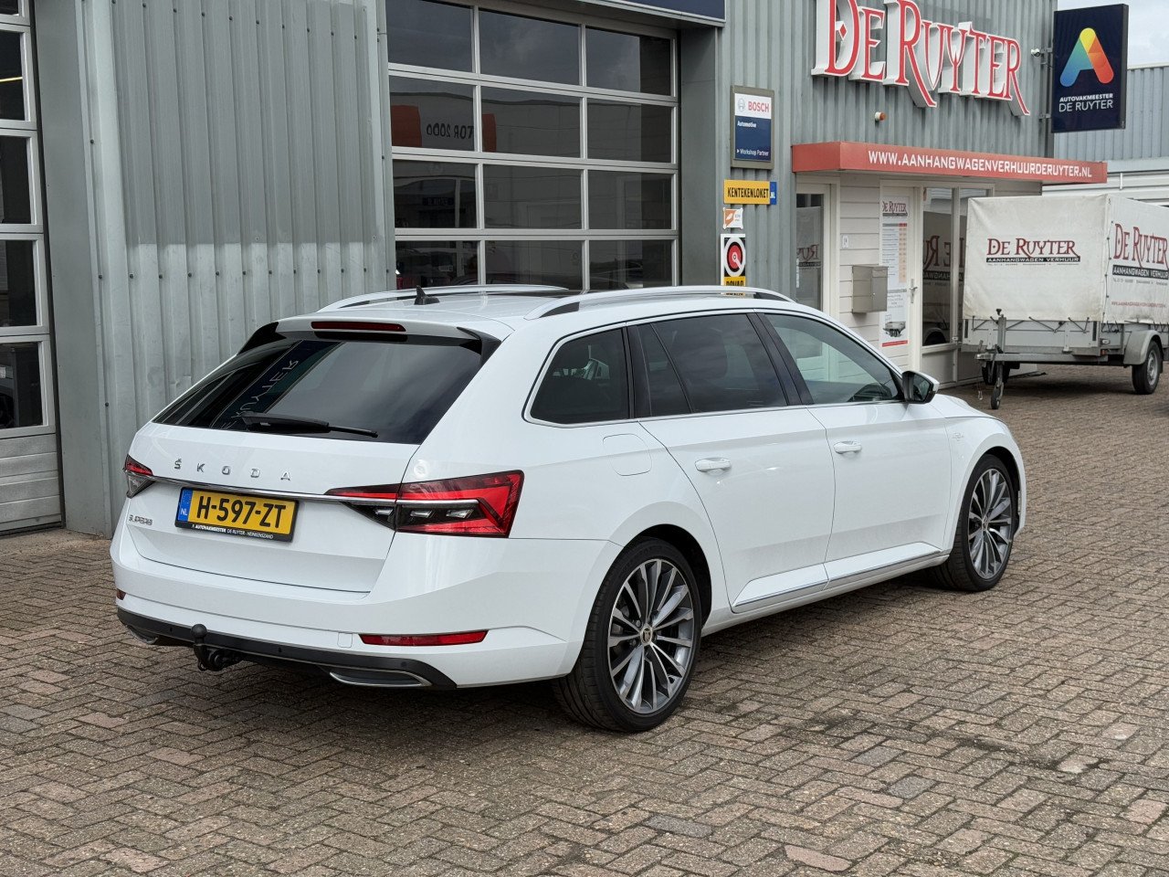 Skoda Superb Combi 1.5 TSI L&K Executive | Panorama | Stoelkoeling |