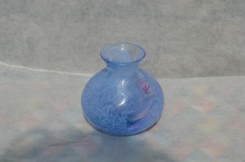 Klein puntgaaf vaasje Caithness glas, Schots dus.