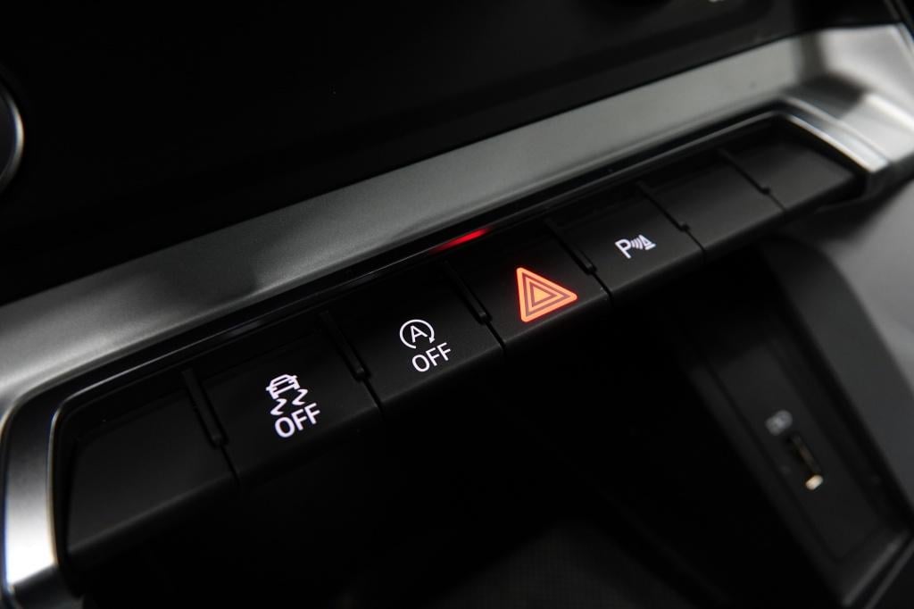 Audi Q3 35 tfsi pro line | keyless | led | camera |