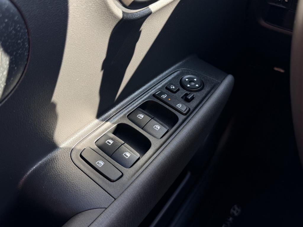 Hyundai Inster evolve plus 49 kwh apple/android carplay | lm-velgen |stoelv