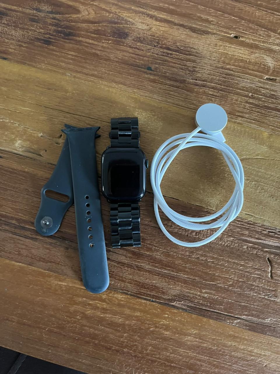 Apple Watch series 9 45 mm met stalen bandje en originele bandje