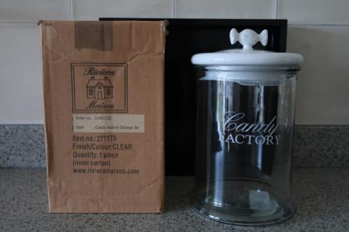 Super leuke snoep pot van het merk Riviéra Maison. Pot & deksel is van glas