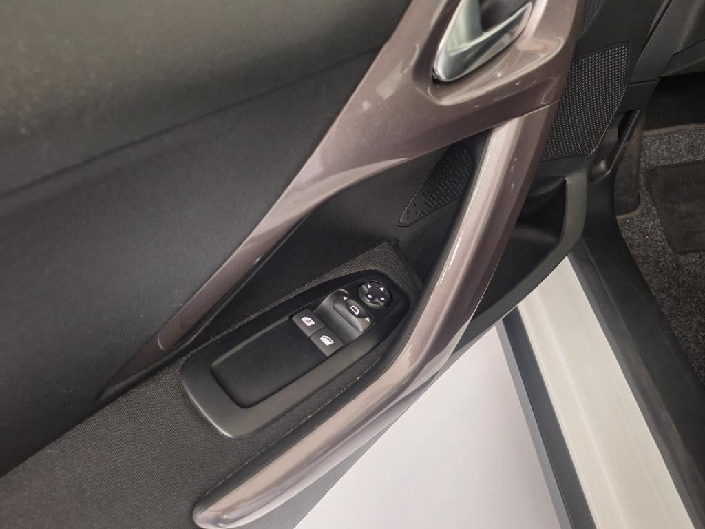 Peugeot 2008 1.2 active | verkocht