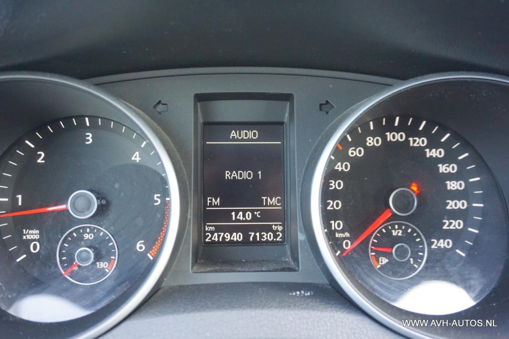 Volkswagen Golf 1.6 tdi highline bluemotion
