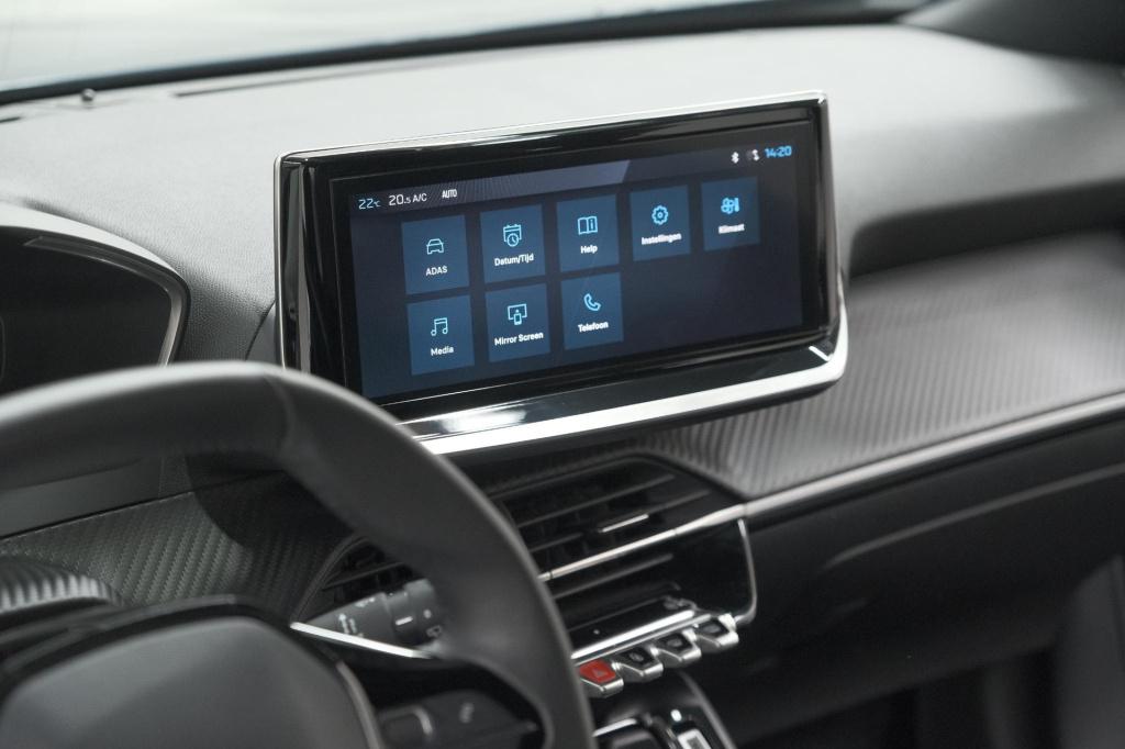 Peugeot 2008 puretech 100 allure | apple carplay | parkeersensoren | climat