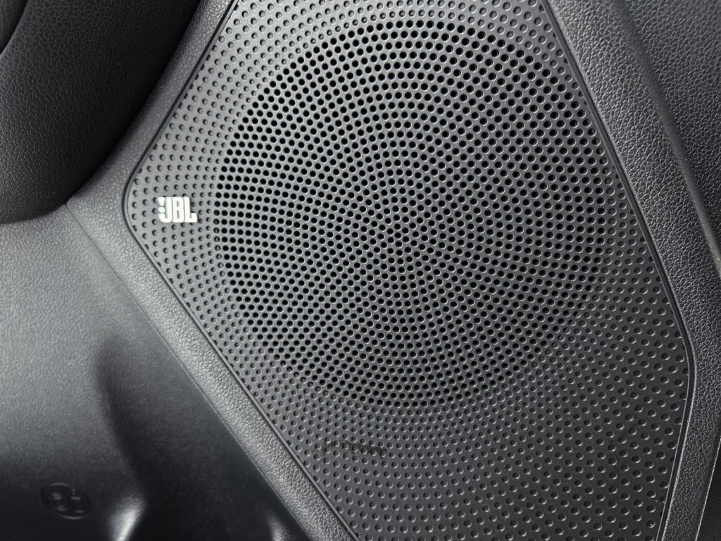 Kia E-niro executiveline 64 kwh | schuif-/kanteldak | 3-fase | jbl | stoelk