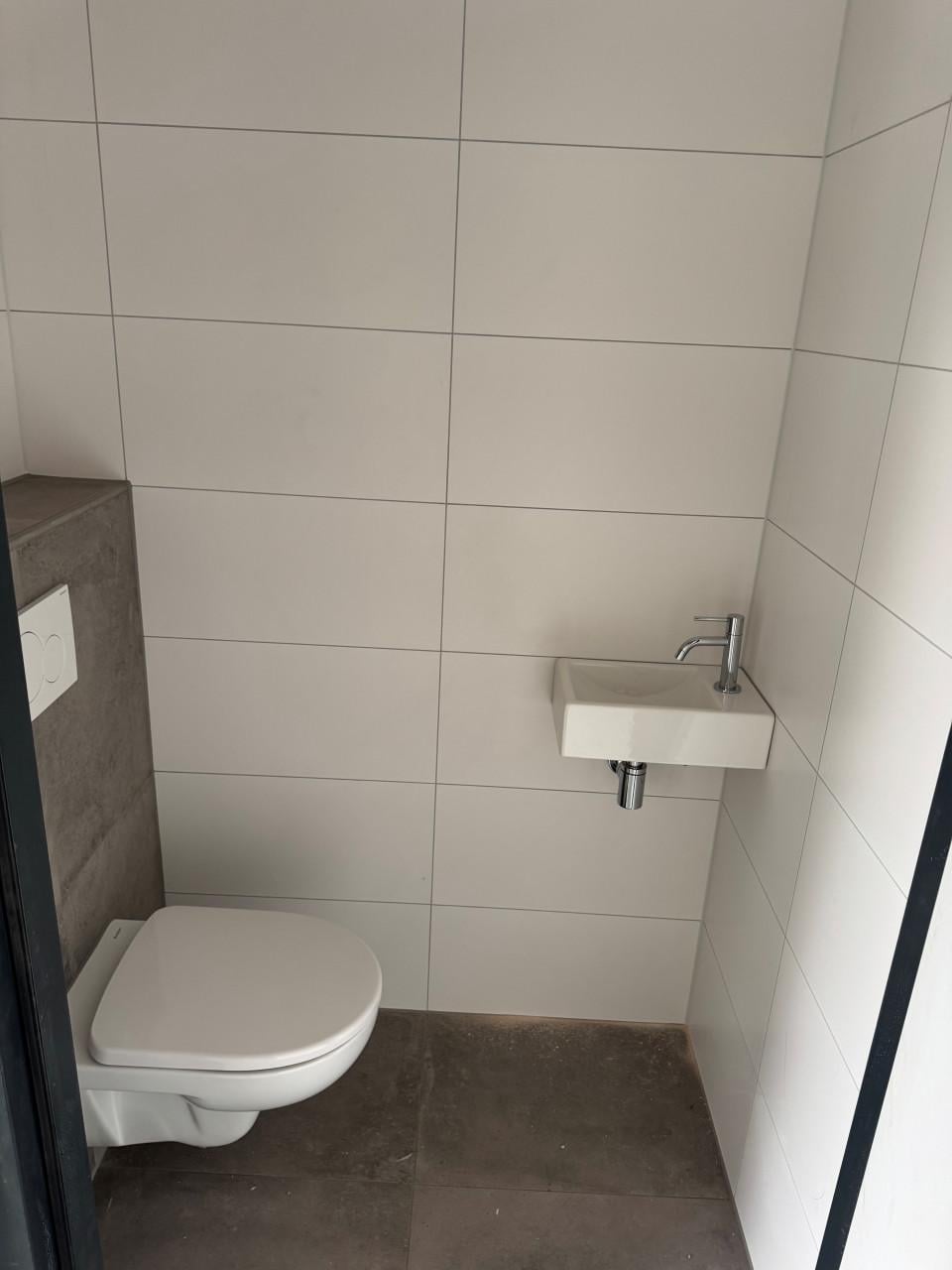 TE HUUR | bedrijfsunit, Van Doornestraat 9b te Goes