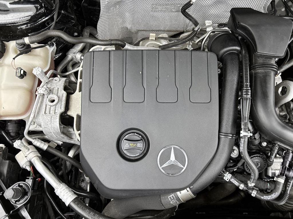 Mercedes-Benz Glb 180 business solution amg | panoramadak | sfeerverlichtin
