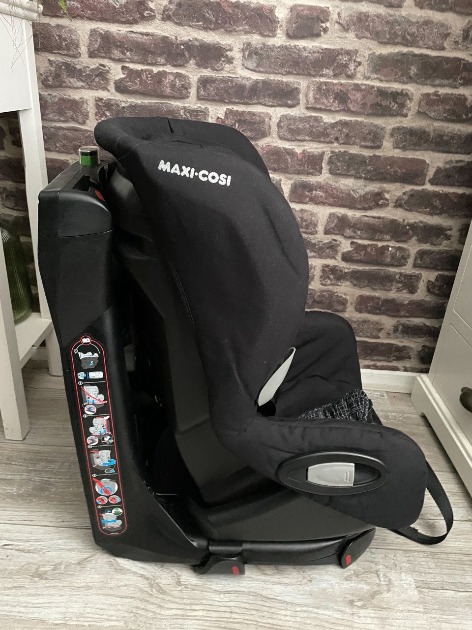 Maxi-Cosi Axiss kinderautostoeltje draait 90°