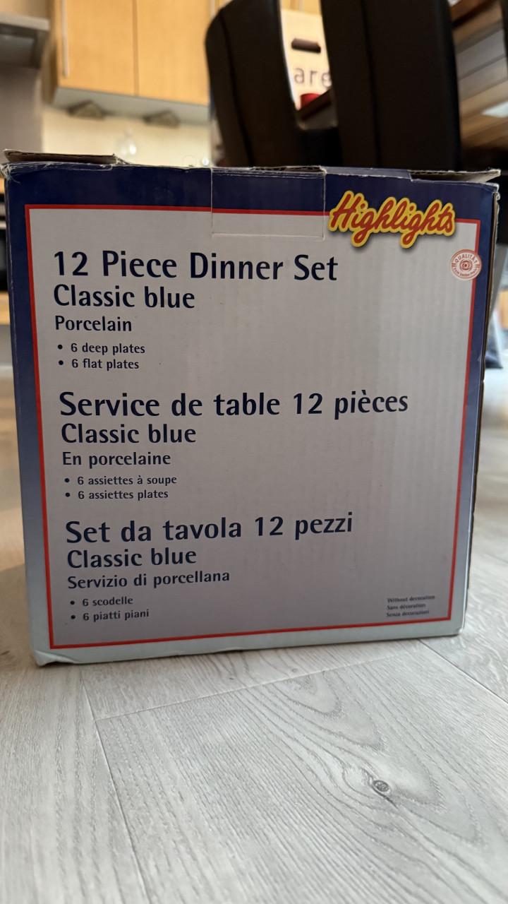 Servies (wit met blauwrandje)